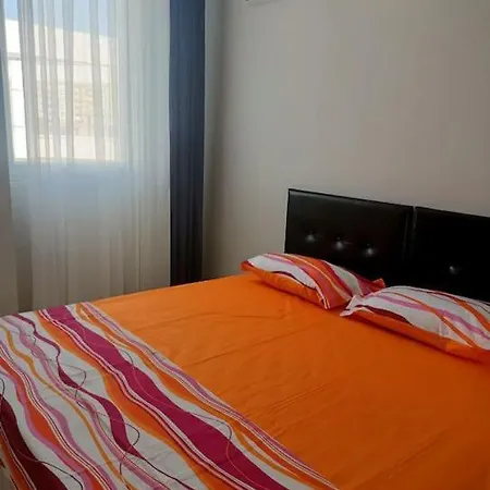 Apartamento In 1000 Meters Square Terrace